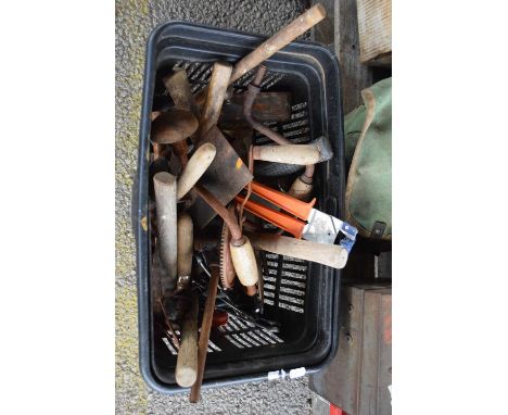 shed clearance items to include hand tools etc..
