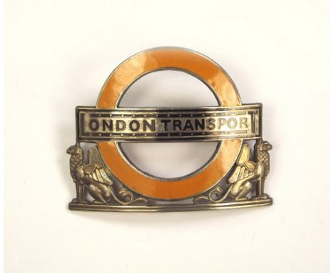 LONDON TRANSPORT CAP BADGE.A silver & enamel London Transport foreman/inspectors cap badge by Gaunt & Sons. Numbered 1073. Ha