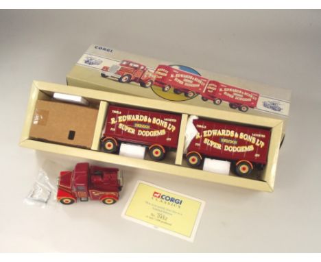 CORGI. Corgi Classics Road Transport: R. Edwards Scammell Highwayman with Super Dodgems trailers (97920). Limited Edition No.