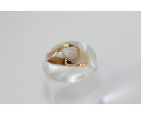 An opal ring in 9ct gold