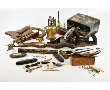 A good collectors' lot including two vintage planes including a Stanley No. 5, assorted drill bits, vintage spectacles, a Jap