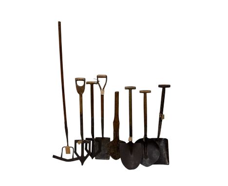 A collection of vintage garden/farming tools, including a Lincolnshire broad long hoe, a clay spade, a pear shaped spade, etc