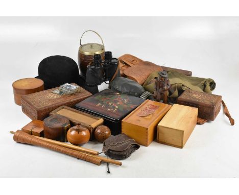 A collection of treen boxes and collectors' items, to include a WWI military compass by Wardale &amp; Co, dated 1913, length 