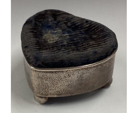 A 19th Century Chinese export silver heart-shaped pin cushion. Character marks to base. By LW. Approx. 78 grams of gross weig