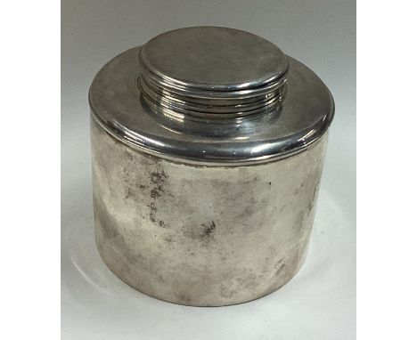 A George III silver tea caddy. London 1812. By Thomas Phipps & Edward Robinson. Approx. 172 grams. Est. £400 - £600.