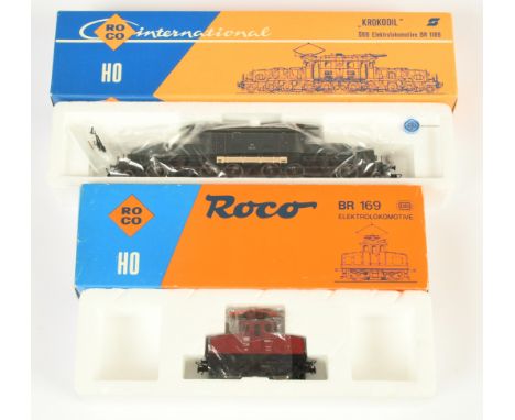 Roco HO Gauge pair of Diesel Locomotives comprising of 4149A OBB green livery Type 1189 "Krocodile" type Loco No. 1189.05 and