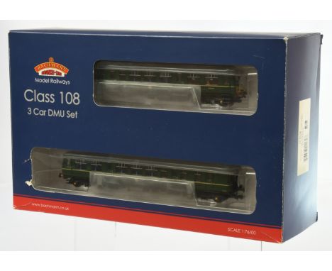 Bachmann OO 32-911A BR Green 3-car 108 Diesel Motor Unit (DMU) with Speed Whiskers. Conditions: Near Mint to Mint in Near Min