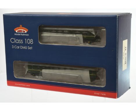 Bachmann OO 32-913 BR Green 3-car 108 Diesel Motor Unit (DMU) with Speed Whiskers. Conditions: Near Mint to Mint in Near Mint
