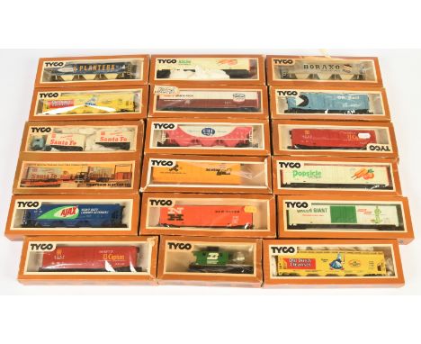 Tyco HO Group of boxed bogie wagons. To include 359C Covered Hopper "Planters", 339D- 300 50' Box Car "CP Rail", 348 "Santa F