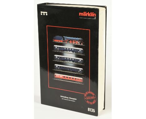 Marklin Z Gauge (Mini-club) 8135 DB Passenger Set. Condition is Excellent Plus to Near Mint in Good box.&nbsp;