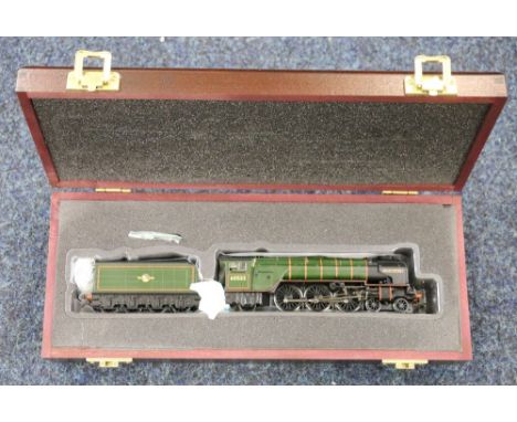 Bachmann Branch-Line OO gauge 4-6-2 Blue Peter locomotive and tender 60532 BR green, boxed 