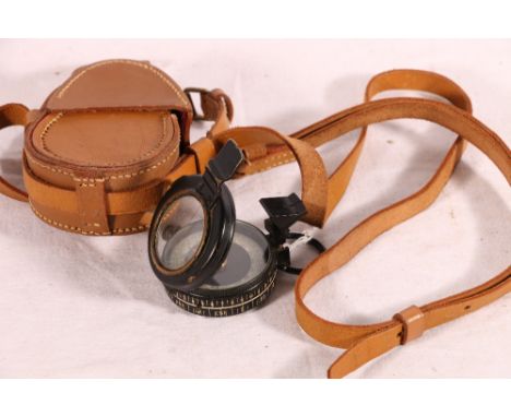 WWI vernier type compass in leather carrying case 