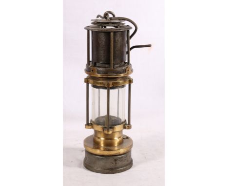 Patterson Lamps Limited of Felling-On-Tyne type HCP miners safety lamp 