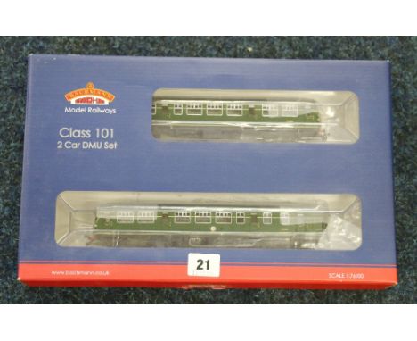 Bachmann Branch-Line OO gauge Class 101 two-car DMU set BR green with speed whiskers 32-285, boxed 