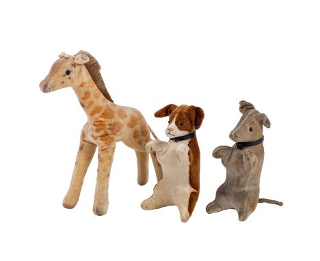 STEIFF 3-tlg Konvolut Tiere aus Samt, 1900-1927 und 1951-52, darunter Dackel aus Samt, aufwartend, braun-/cremefarben, Knopf 