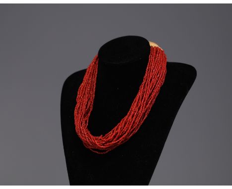 China - Necklace made of small red coral beads. at first glance : no defect - Weight: 140 g - Shipping available - Region: Ch