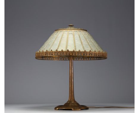 TIFFANY STUDIOS â€˜New Yorkâ€™ 1900 - Table lamp with bronze base and frosted glass shade,&nbsp;signed and numbered under the