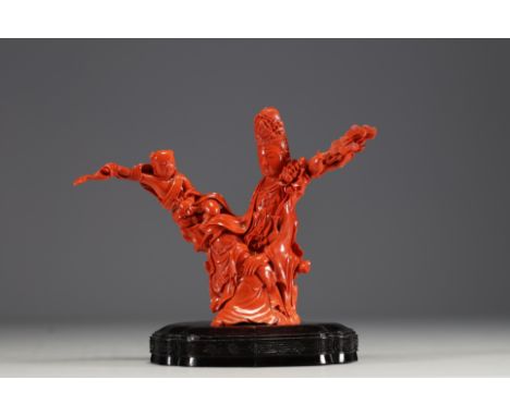 China - Rare large red coral sculpture depicting a Goddess, circa 1900. Good condition - Weight: 1.65 kg - Shipping unavailab