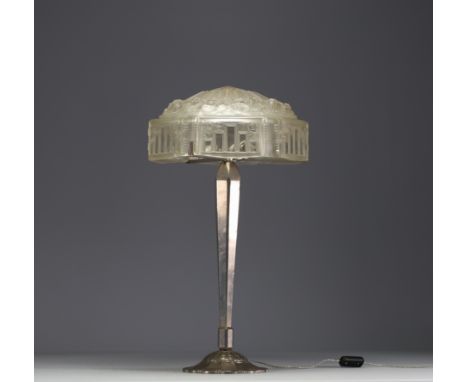 J. ROBERT - Large Art Deco table lamp in nickel-plated bronze and stylized glass dome, unsigned. at first glance: no faults -