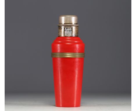 Raphael and Lawson CLARKE - Art Deco red bakelite and silver plated chrome shaker, Master Incolore, Wilson &amp; gill, 1930, 