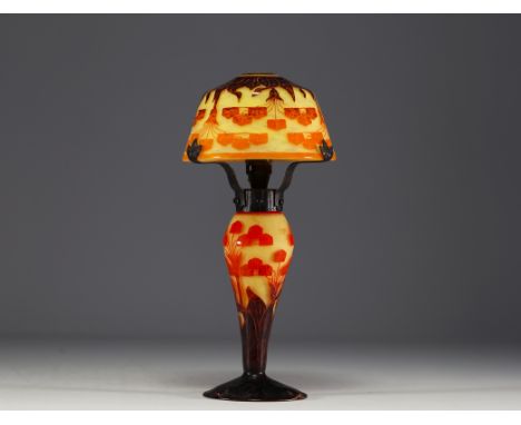 Le Verre Francais - Multilayered acid-etched glass lamp decorated with Yucca flowers, signed on the base. at first glance: no