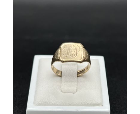 A 9ct yellow gold signet ring,
weight is 3.8 grams,
size R