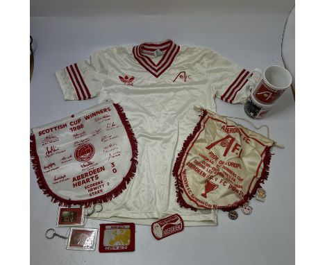 Football memorabilia Aberdeen, badges, flags, mugs, t-shirt, key ring