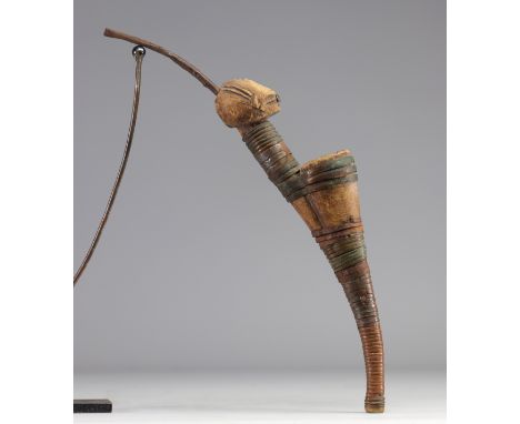 Old Ngbaka pipe, openwork with copper reinforcements, ca. 1900, Rep.Dem.Congo - Weight: 198 g - Shipping available - Sizes: H
