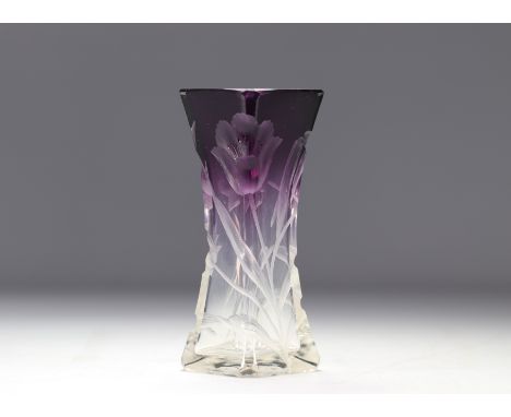 Moser vase decorated with an Art Nouveau wheel-engraved motif of flowers - Weight: 750 g - Shipping unavailable - Sizes: H 20