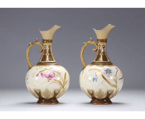Pair of Art Nouveau porcelain coffee pots with flower design signed J-P pour Jacob petit - Weight: 1.65 kg - Shipping unavail