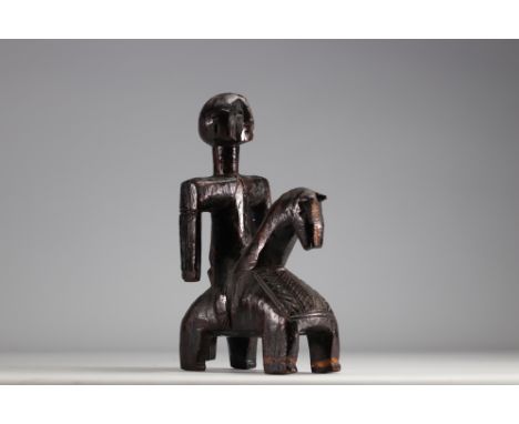 Rare sculpture of a Bagirmi horseman 1st half 20th century - Chad - Africa - Weight: 590 g - Shipping available - Region: Afr