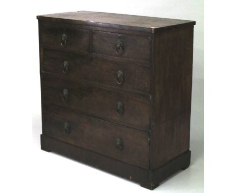 An Edwardian mahogany chest of drawers. Comprising five drawers with metal lion head and ring handles. H104cm x D47cm x W105c