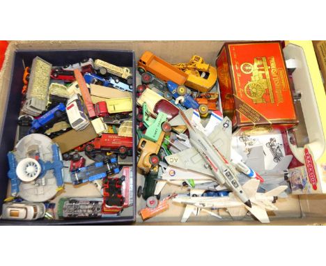 A tray containing a large quantity of mixed boxed and loose diecast, to include Dinky Toys, Corgi Toys and others 