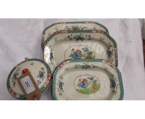 Six pieces of early 20th century Copeland Spode, incl. 5 plates and a lidded dish