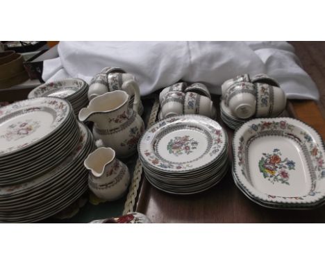 Fine Spode 'Chinese Rose' tea and dinner service (approx. 86 pieces)