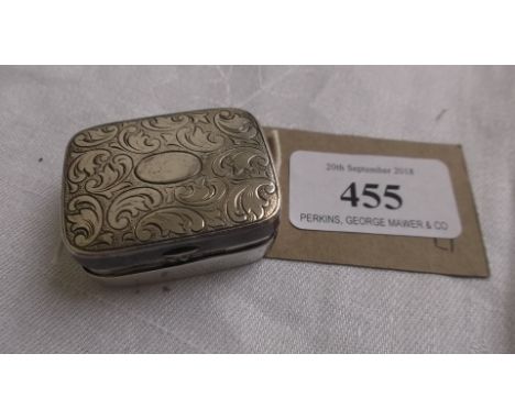 Engraved silver snuff box marked 925