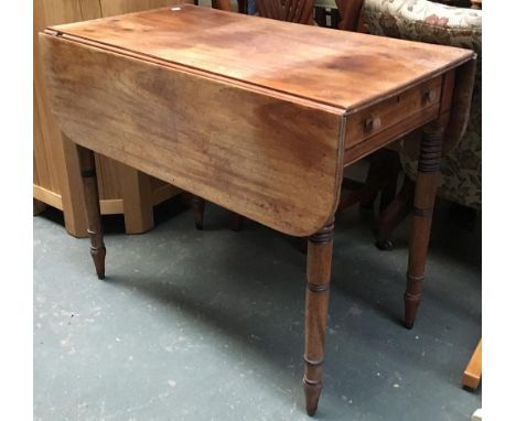 A 19th century light mahogany drop leaf table, with single end drawer, 83x46cmx68cm 