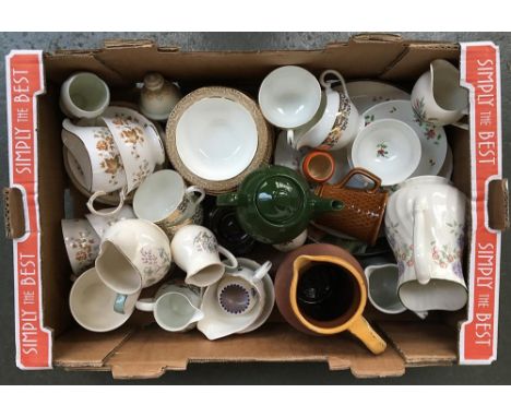 A mixed lot of ceramics and teawares, to include Colclough, Poole, Adderley, etc 