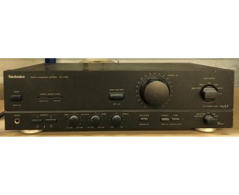 A Technics SU-V460 amplifier 