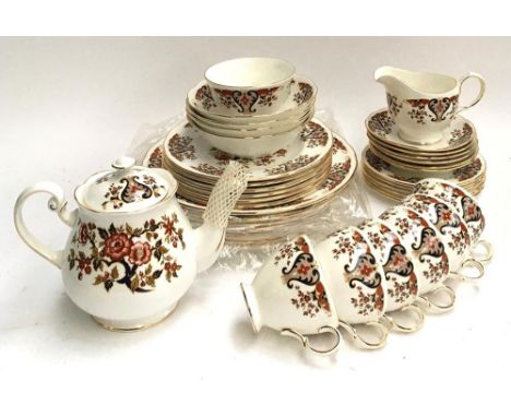 A mixed lot of ceramics to include Myott, Tuscan china, a pair of Royal Worcester fire-proof tureens, a Colclough part tea se