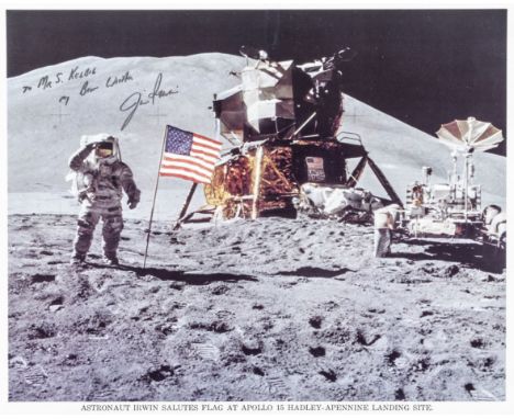 Astronauten - - Sammlung von 14 Porträtdrucken nach Farbphotographien. Mit eigenhändigen Unterschriften. Ca. 1979-81. Ca. 25 