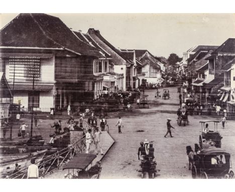 Indonesien - - Banka (Bangka). 2 Alben mit insgesamt 260 (darunter 4 von S. Satake) montierten Original-Photographien. Vintag