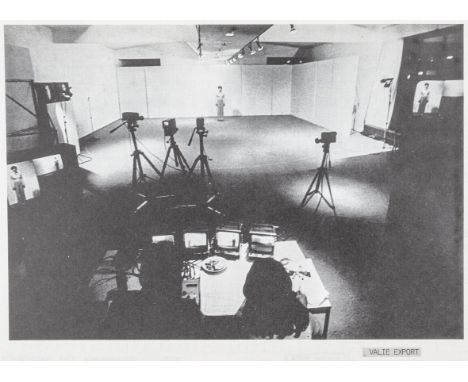 Baudson, Michel (Hg.). Artists' Video Tapes. 25.2. - 16.3.1975. Mit zahlreichen, häufig ganzseitigen Abbildungen. Bruxelles, 