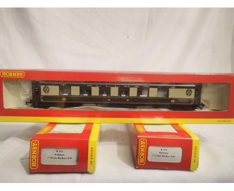 Three OO scale Hornby R223 Pullman 1st class parlour cars, in excellent condition, boxes with storage marks. P&amp;P Group 1 