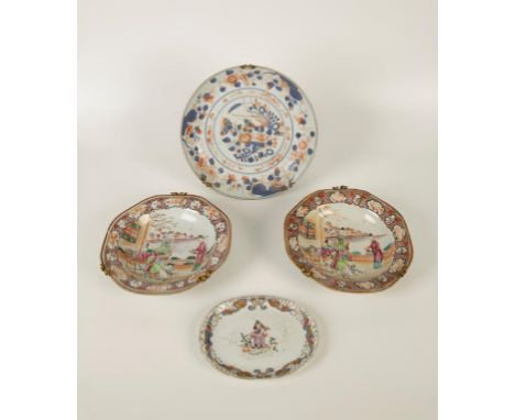 A CHINESE FAMILLE ROSE SPOON TRAY OR TEAPOT STAND made for the European market c. 1780, centrally painted with a blindfolded 