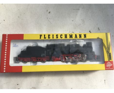 Fleischmann, HO/OO scale, #4145 BR55 class steam locomotive and box tender, MIB