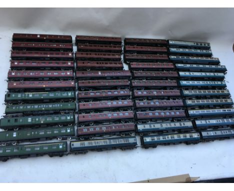 Hornby railways, OO scale, X40+ Carriages, unboxed