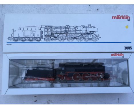 Marklin Ho scale, #3085 BR 003 locomotive and tender, MIB