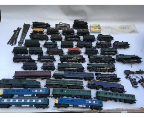 A box containing a collection of loose Hornby railways, OO scale, including Locomotives and tenders, diesel shunter etc