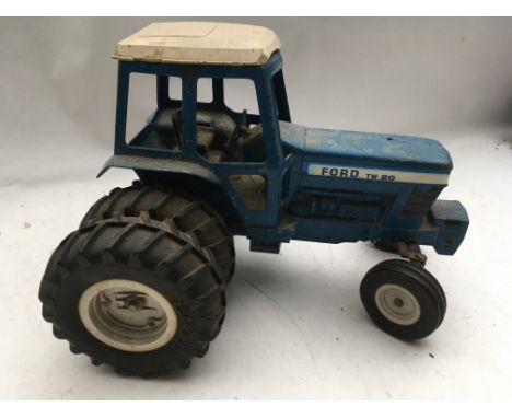 ERTL toys, 1:8 scale Ford TW20 tractor, Diecast , unboxed, playworn condition